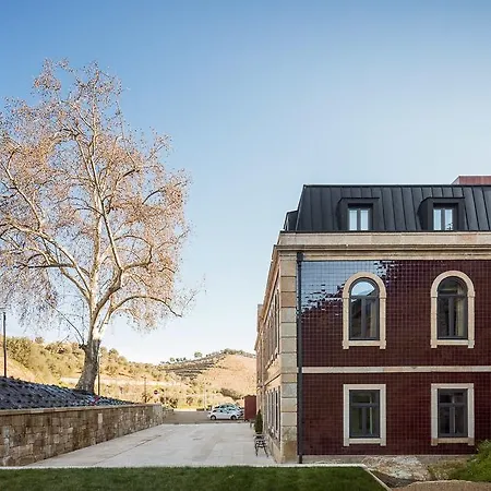 Rural Ξενοδοχείο Longroiva