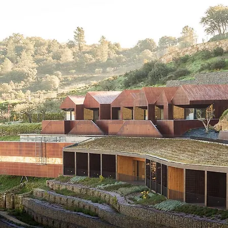 Rural Ξενοδοχείο Longroiva