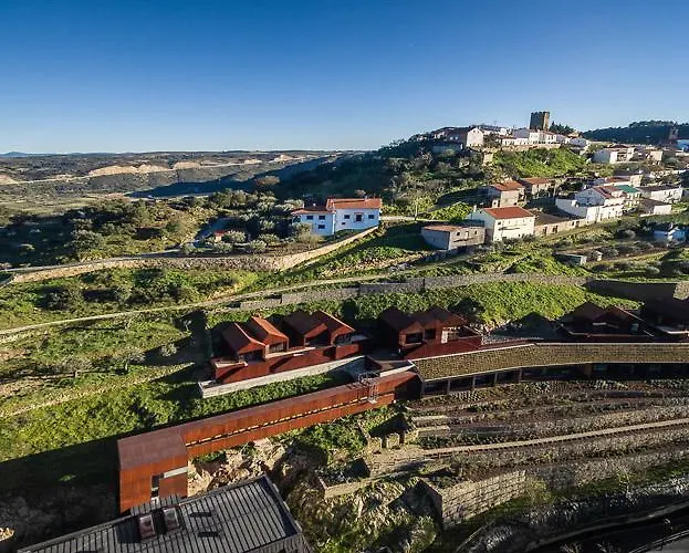 Rural Ξενοδοχείο Longroiva